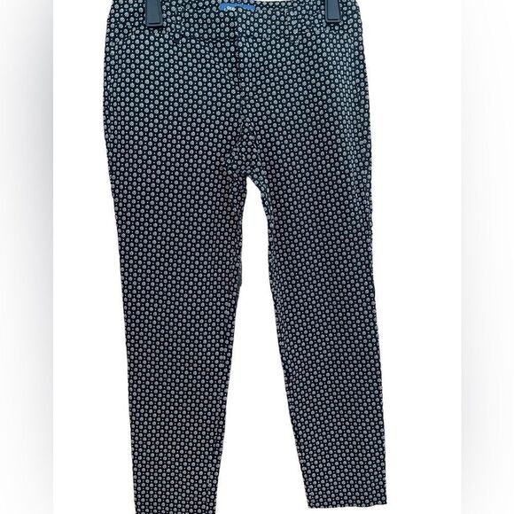Old Navy black/white floral Pixie mid rise pants, size 4 Regular - Picture 4 of 7